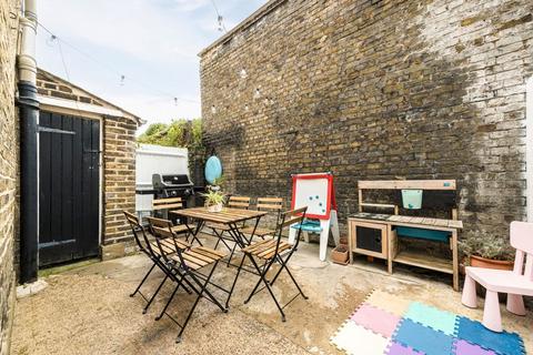 2 bedroom flat for sale, Alberta Street, London SE17