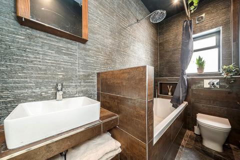 2 bedroom flat for sale, Alberta Street, London SE17