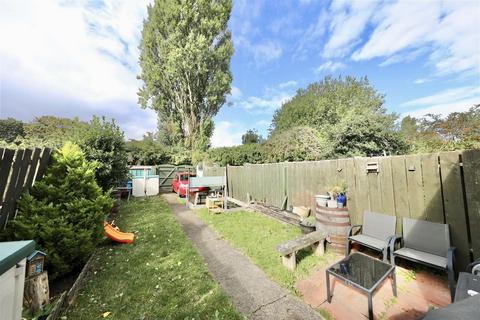 undefined, Cranbrook Avenue, Hull