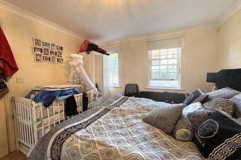 1 bedroom flat for sale, Romeland, Elstree