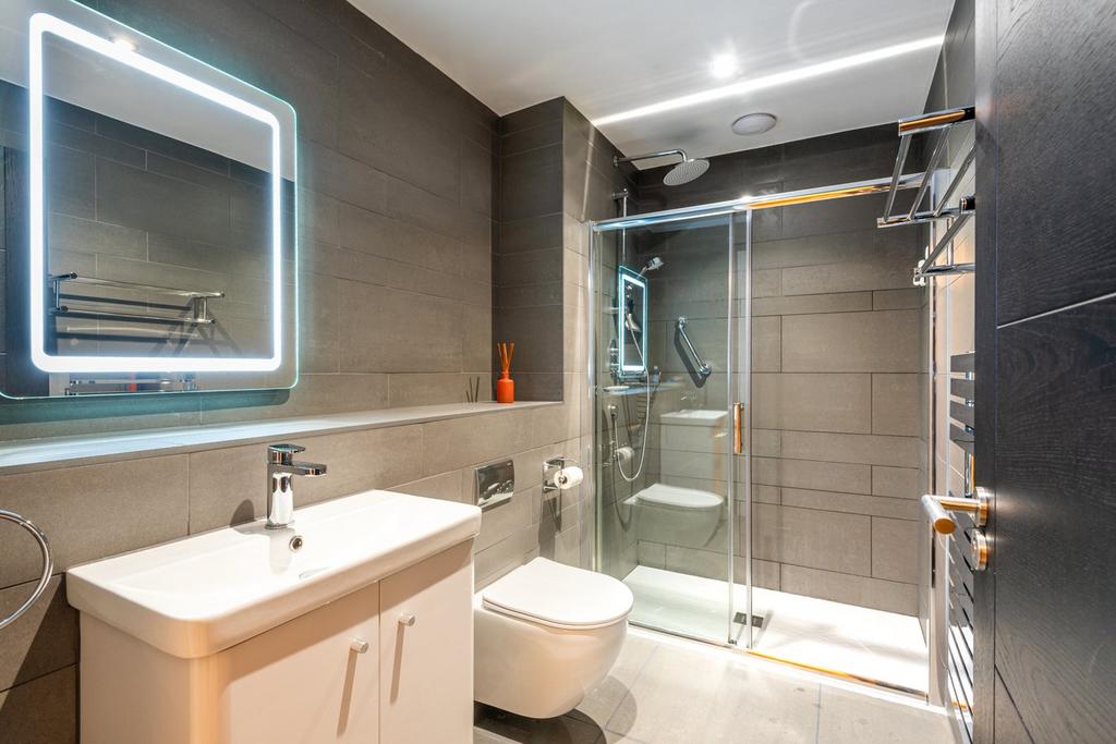Master En-Suite