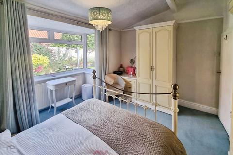 2 bedroom bungalow for sale, Shires Close, Doncaster DN5