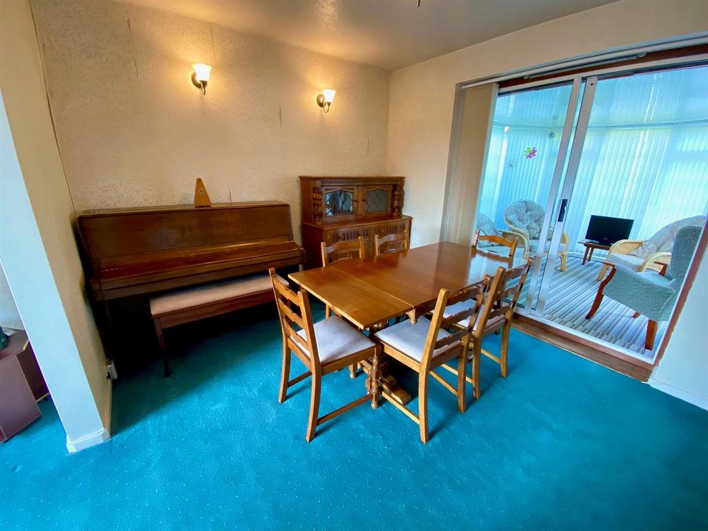 Dining room.jpg