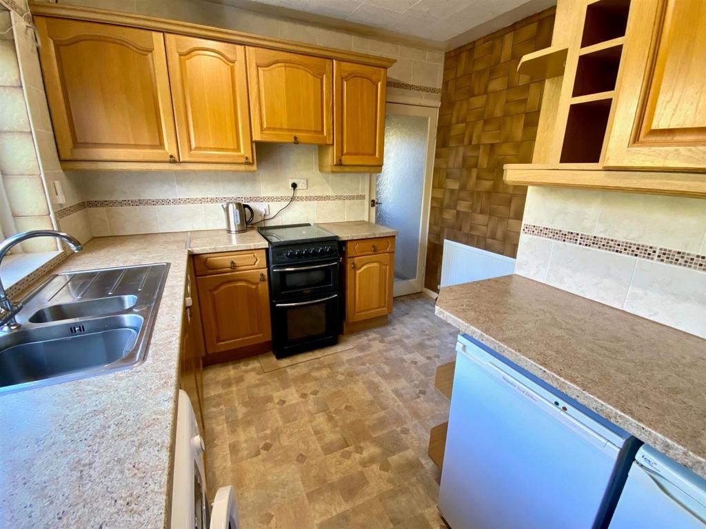 Kitchen 1.jpg