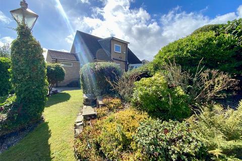 Sherwood Drive, Netherton, Huddersfield
