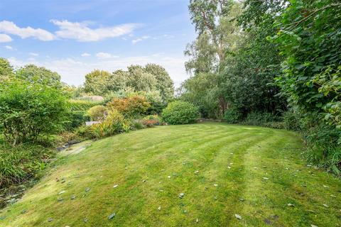 4 bedroom house for sale, High Road, Chipstead, Coulsdon