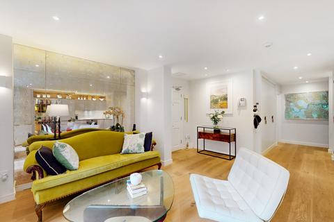 undefined, Flat  -, Drury Lane, Covent Garden, London WC2B
