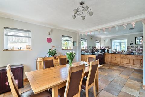 undefined, Beach Road, Burton Bradstock, Bridport