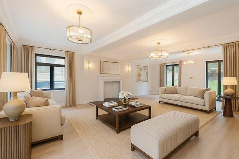 5 bedroom detached house to rent, Coombe Park, Kingston Upon Thames, KT2