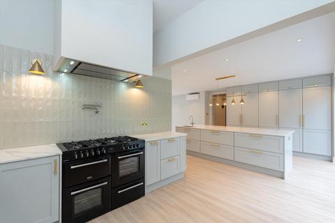 5 bedroom detached house to rent, Coombe Park, Kingston Upon Thames, KT2