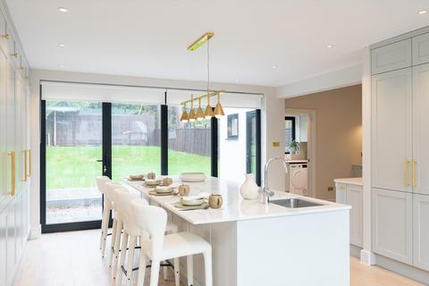 5 bedroom detached house to rent, Coombe Park, Kingston Upon Thames, KT2