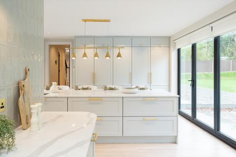 5 bedroom detached house to rent, Coombe Park, Kingston Upon Thames, KT2