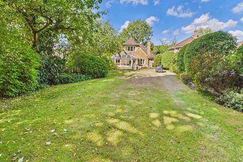 undefined, Highfield, Chalfont St. Giles, Buckinghamshire, HP8
