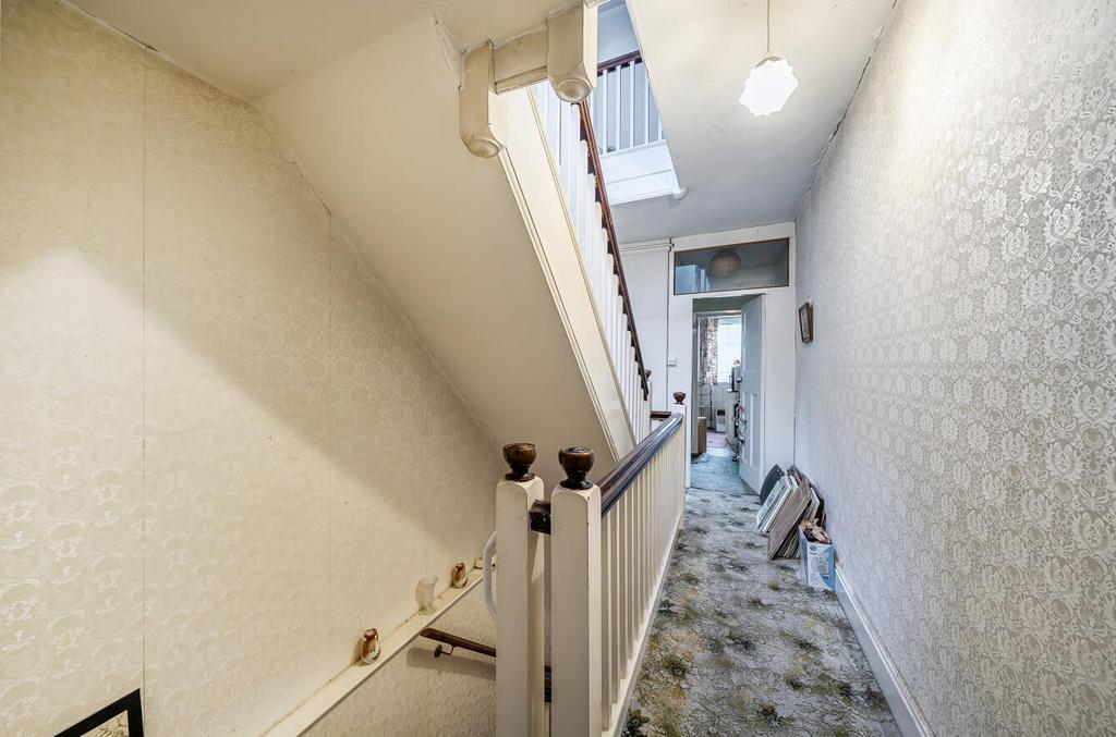 Davidson Frost-Wellings, DFW, Stanmore Hill, Hallw