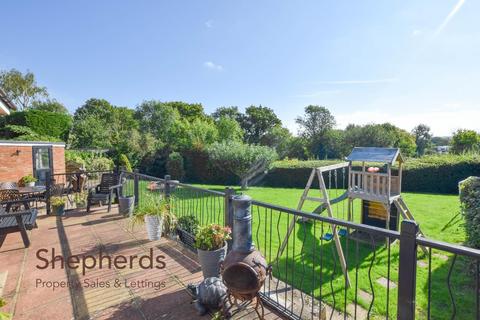 3 bedroom semi-detached bungalow for sale, Pollards Close, Goffs Oak EN7
