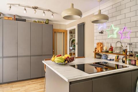 3 bedroom detached house for sale, Shaw,  Newbury,  RG14