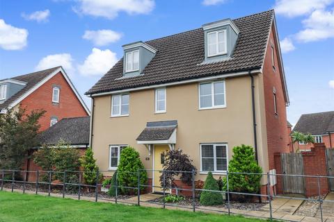 5 bedroom detached house for sale, Poethlyn Drive, Costessey NR8