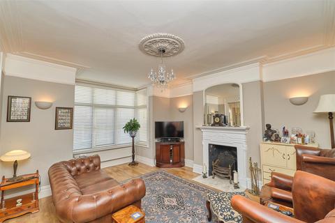 3 bedroom flat for sale, Stafford Road, Seaford