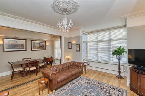 3 bedroom flat for sale, Stafford Road, Seaford