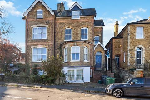 2 bedroom flat to rent, Hunter Road, Guildford
