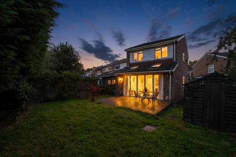 2 bedroom detached house for sale, Barnmead, Haywards Heath