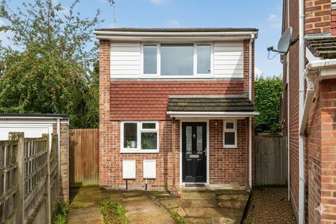 2 bedroom detached house for sale, Barnmead, Haywards Heath