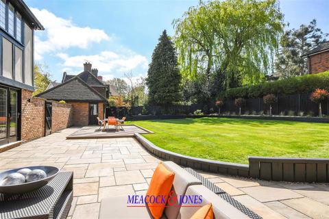 6 bedroom detached house for sale, Challacombe Close, Hutton Mount, Brentwood