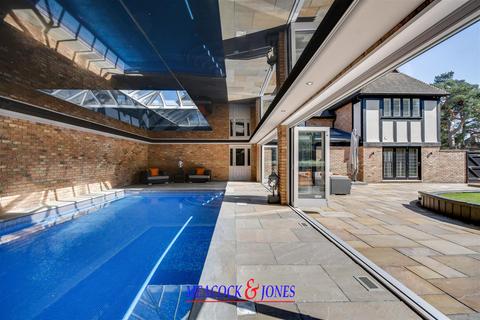 6 bedroom detached house for sale, Challacombe Close, Hutton Mount, Brentwood