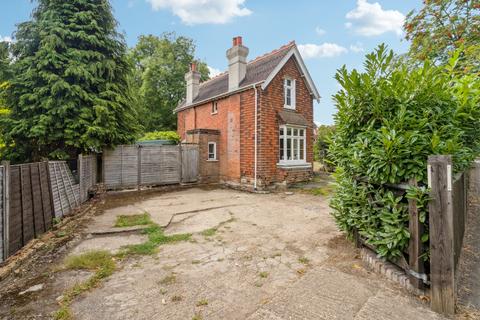 3 bedroom detached house for sale, White Lion Road, Amersham