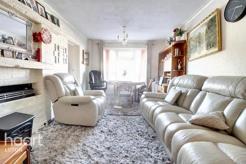 undefined, Cades Close, Luton