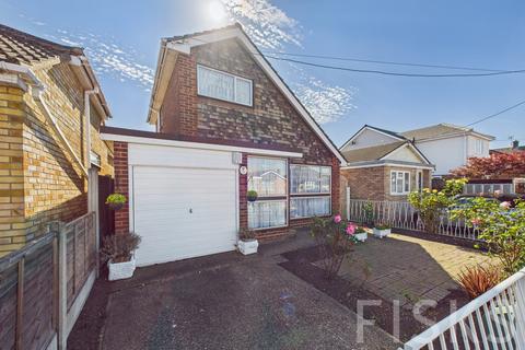 1 bedroom detached house for sale, Waarem Avenue, Canvey Island, SS8