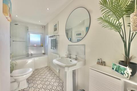 5 bedroom terraced house for sale, Church Street, Elsecar, Barnsley