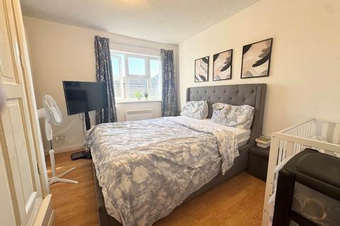 undefined, Siskin Close, Borehamwood