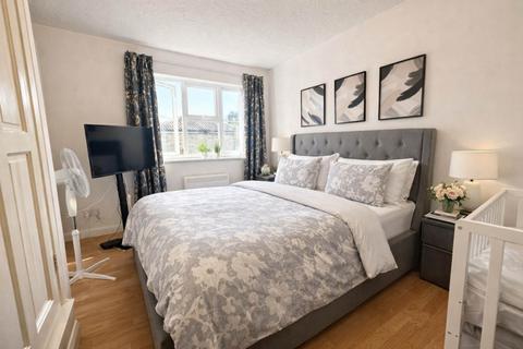 undefined, Siskin Close, Borehamwood