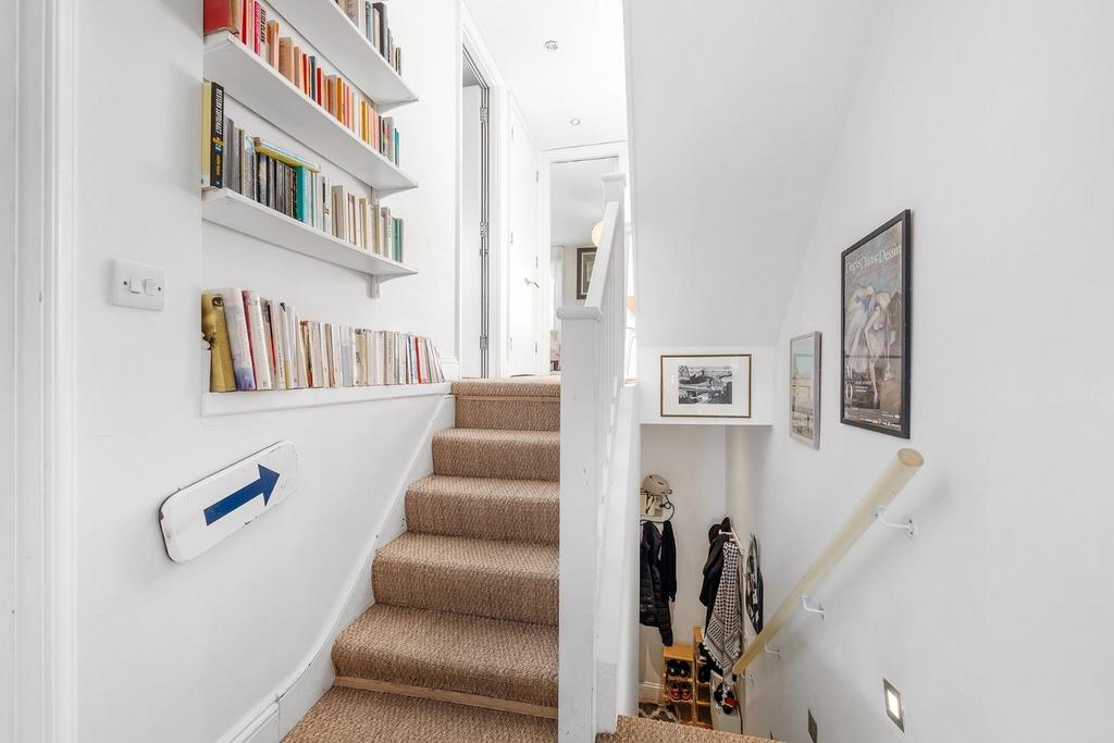 Hallway (1).JPG