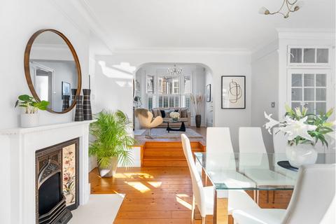 undefined, Calbourne Road, London, SW12