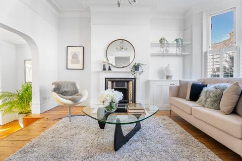 undefined, Calbourne Road, London, SW12