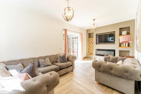 3 bedroom semi-detached house for sale, Clos Y Pinwydd, Abergavenny, NP7