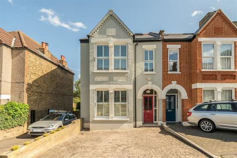 Heathwood Gardens, London SE7