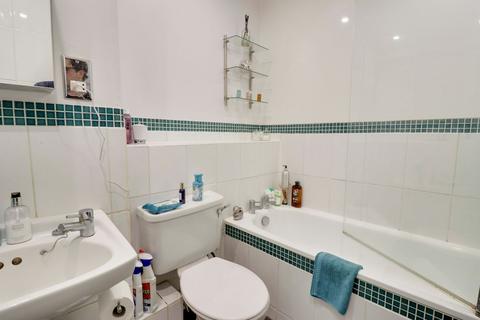 71 The Meadows, Sawbridgeworth, CM21 9RA