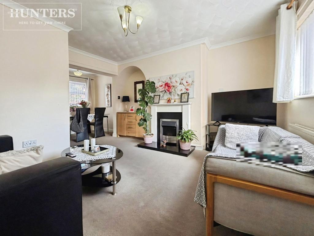 Pbox-living room-339698.JPG