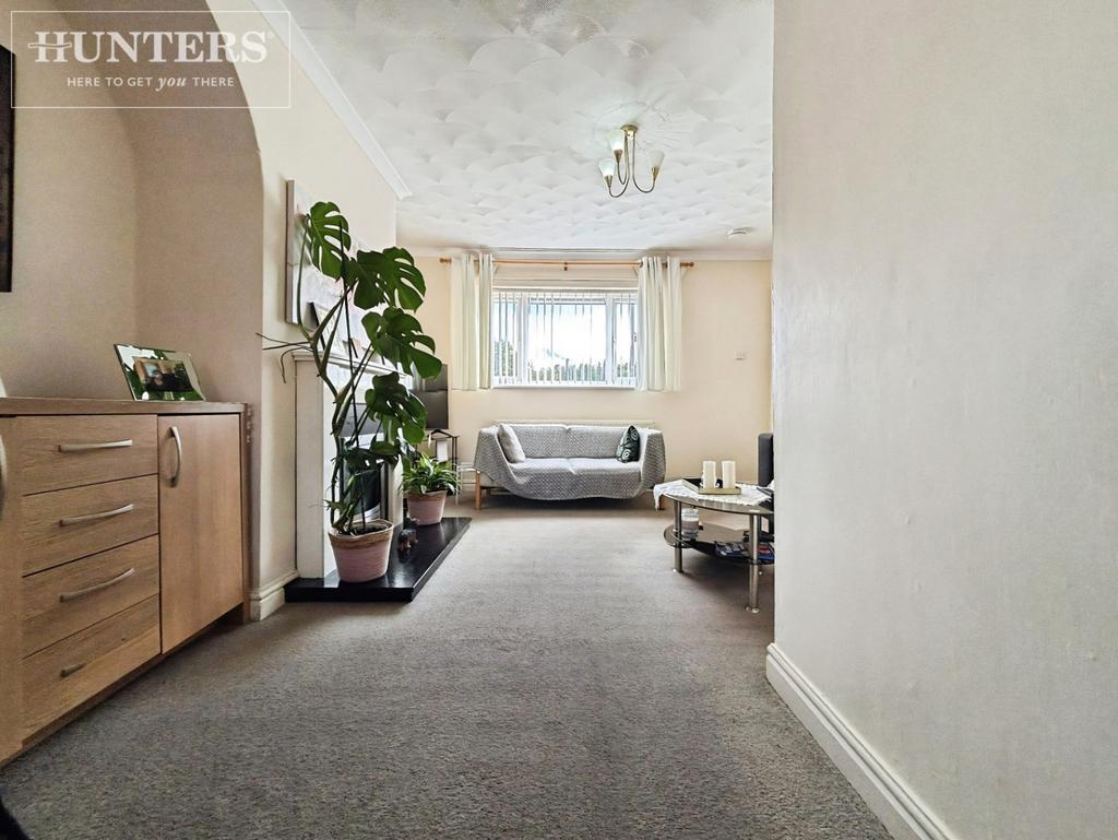 Pbox-living room-339698.JPG