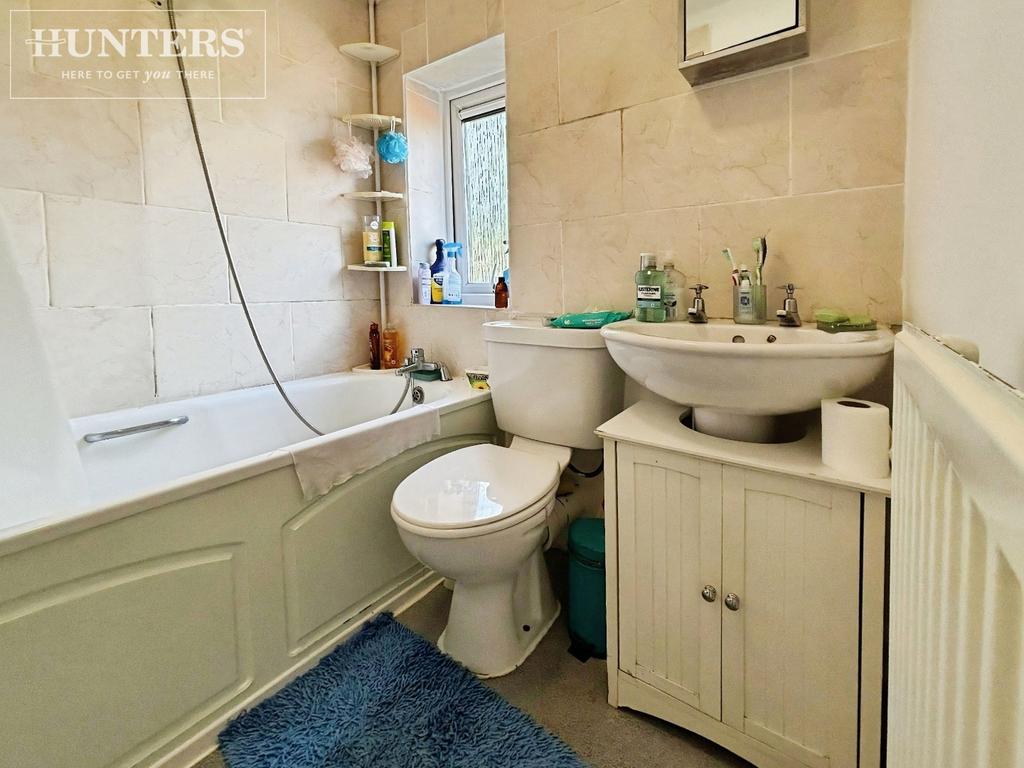 Pbox-bathroom-339698.JPG
