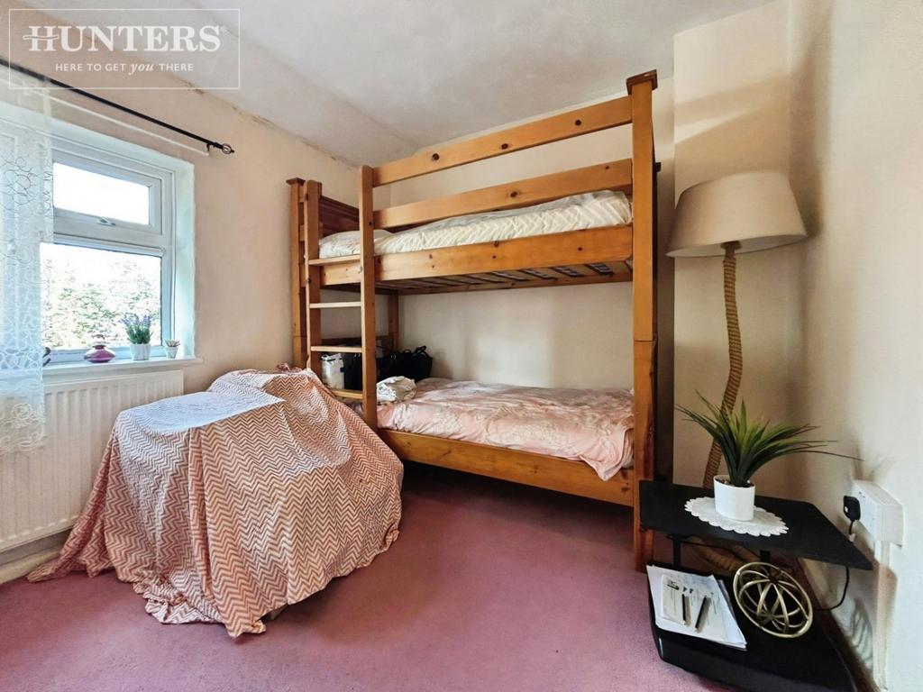 Pbox-bedroom-339698.JPG