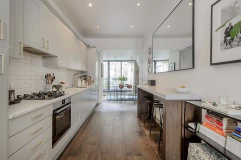 2 bedroom flat for sale, Portobello Road, London, W11