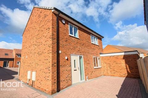 2 bedroom detached house for sale, Fairview Crescent, Rayleigh