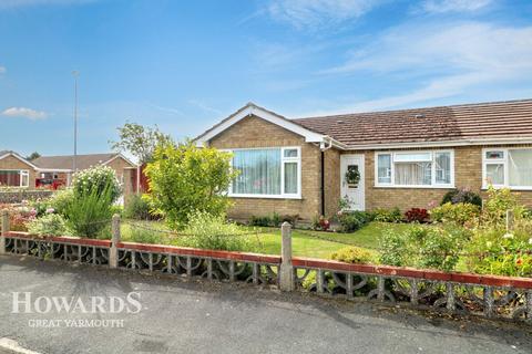 3 bedroom semi-detached bungalow for sale, Springfield Close, Hemsby