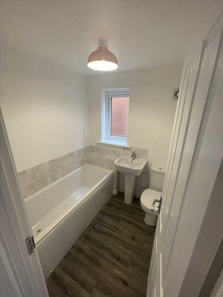 Family bathroom :