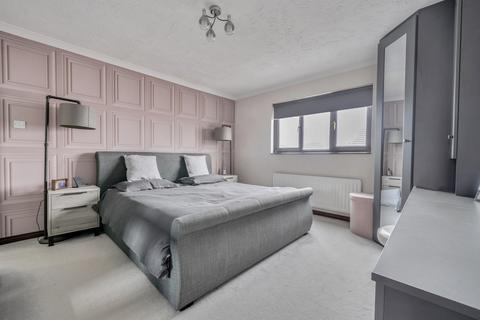 undefined, Harrison Close, Reading RG10