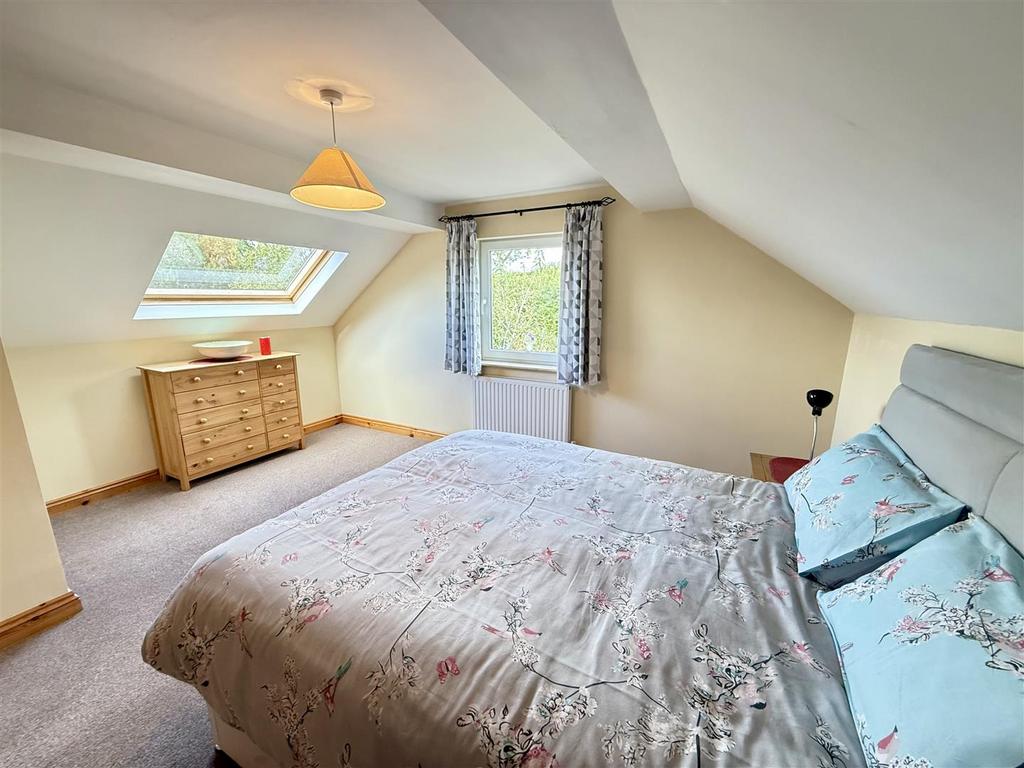 Rear bedroom 1